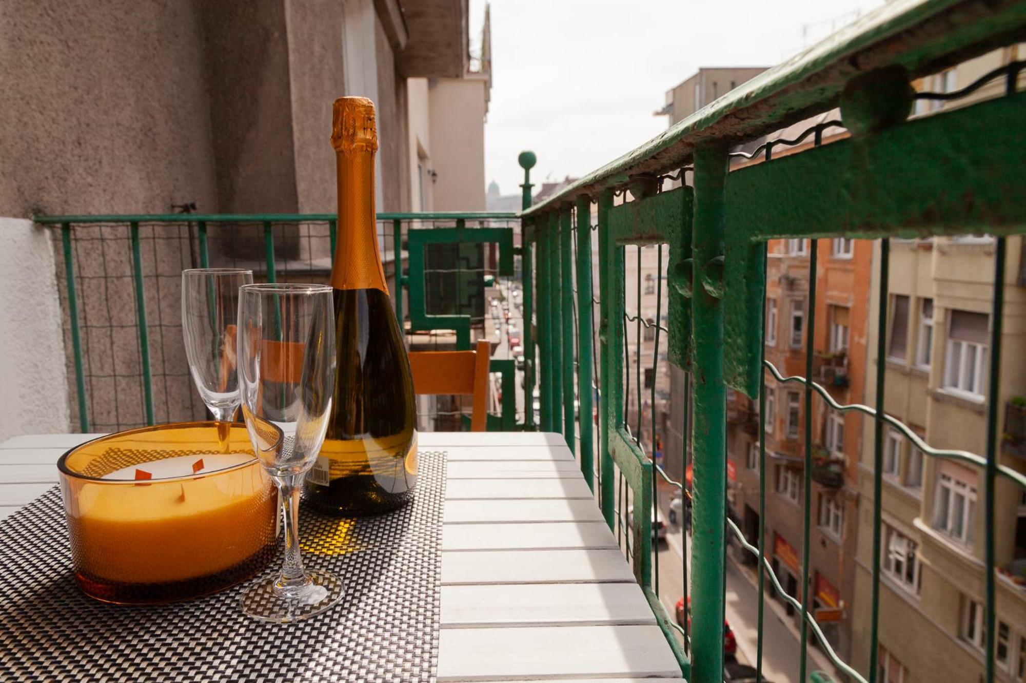 Perfect Place In The Center With Fast Wifi And Free Parking At Riverside Apartmán Budapešť